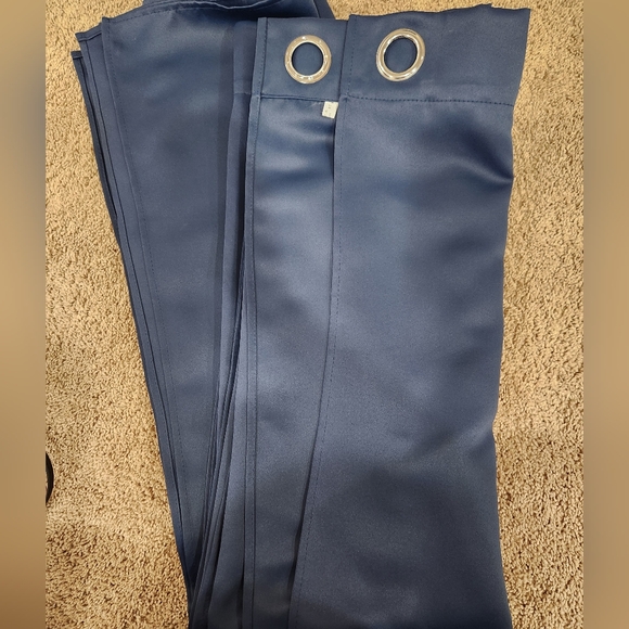 *set of 4 panels (2 pair)* EUC navy curtains, 42 x 63in - Picture 8 of 9